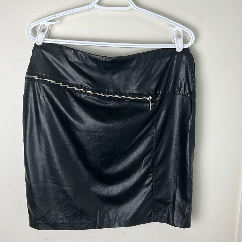 Tricotto Faux Leather Skirt Size Large